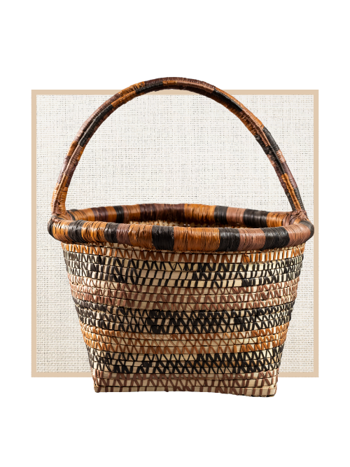 Back of The Pathon (Hambukushu name : Moghongo Homboma)