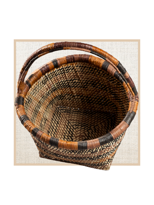 Back of The Pathon (Hambukushu name : Moghongo Homboma)