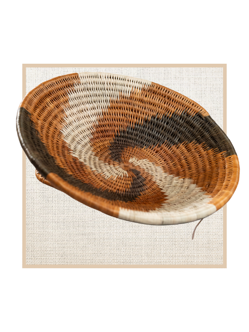 Ribs of the Giraffe (Hambukushu: Kapatji Komvashe)